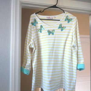 Multi-sparkle butterfly 3/4 sleeve knit top